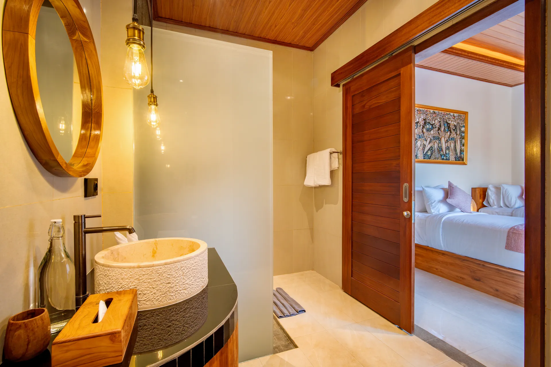 Integrated dressing area of secondary bedroom